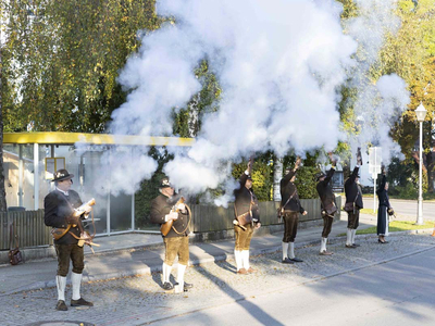 Böllerschützen bei der Einweihungsfeier KiTa-Neubau am 17. Oktober 2021